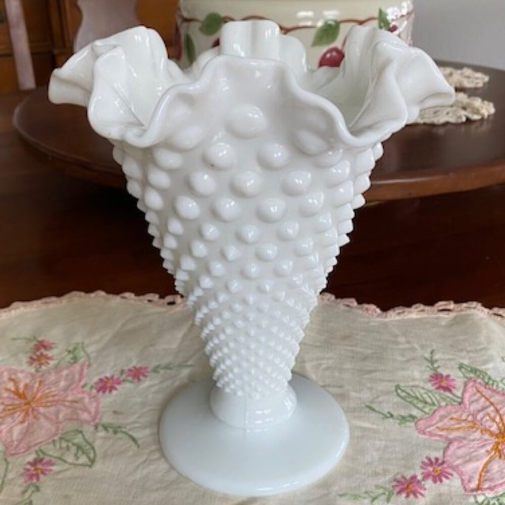 VINTAGE * White FLUTED Triangle MILK GLASS VASE / Candy Dish * EUC * Unusual